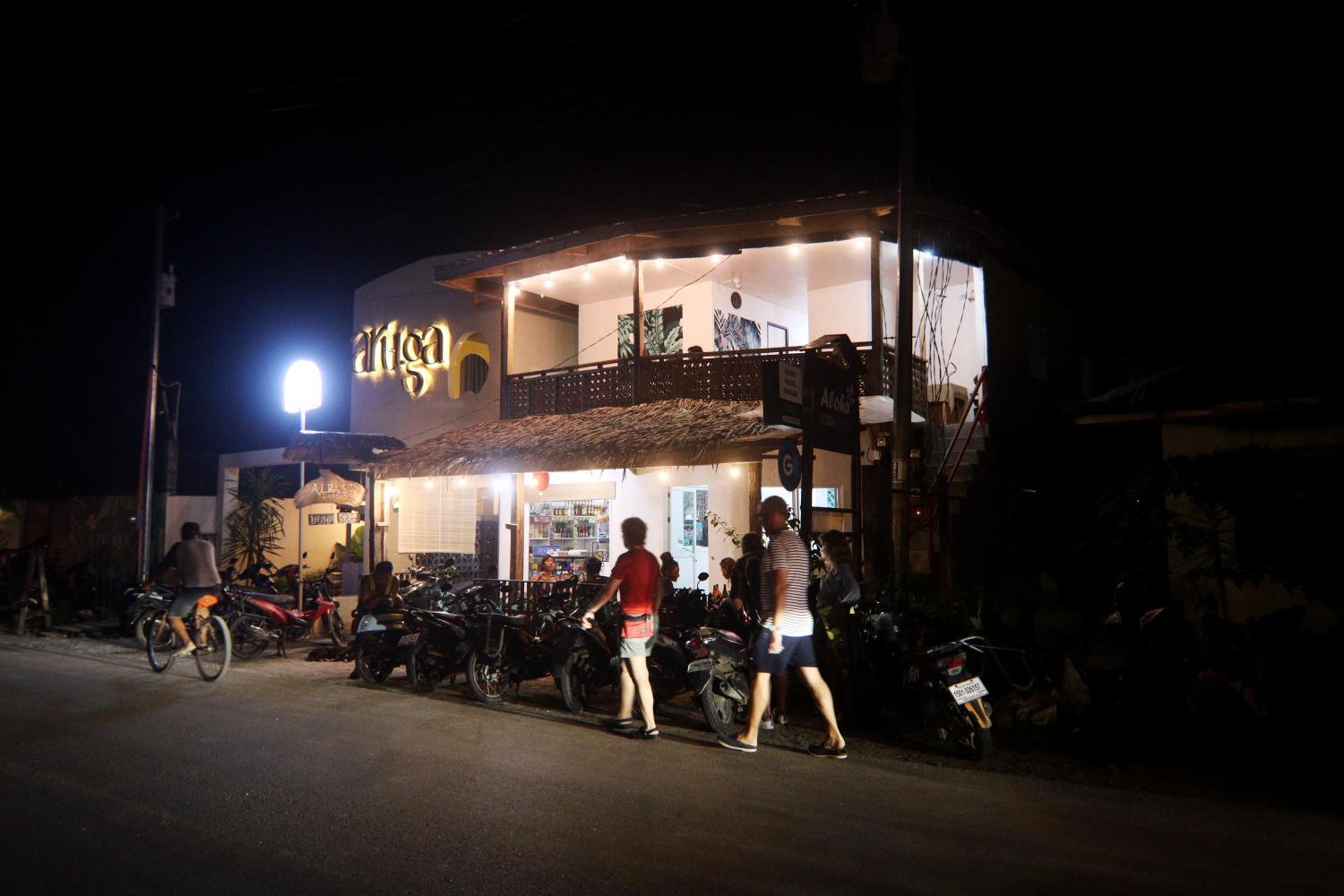 Aloha Hostel Siargao General Luna  Buitenkant foto